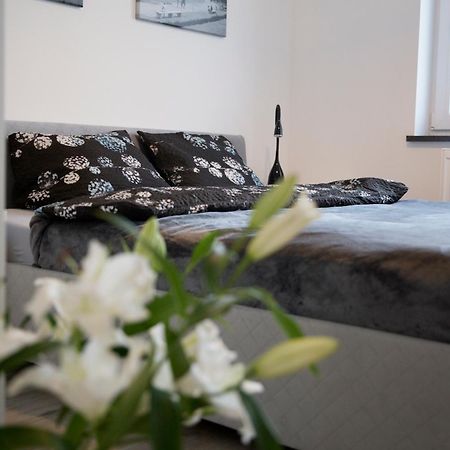 Apartament 102 G&W Appartement Wrocław Buitenkant foto