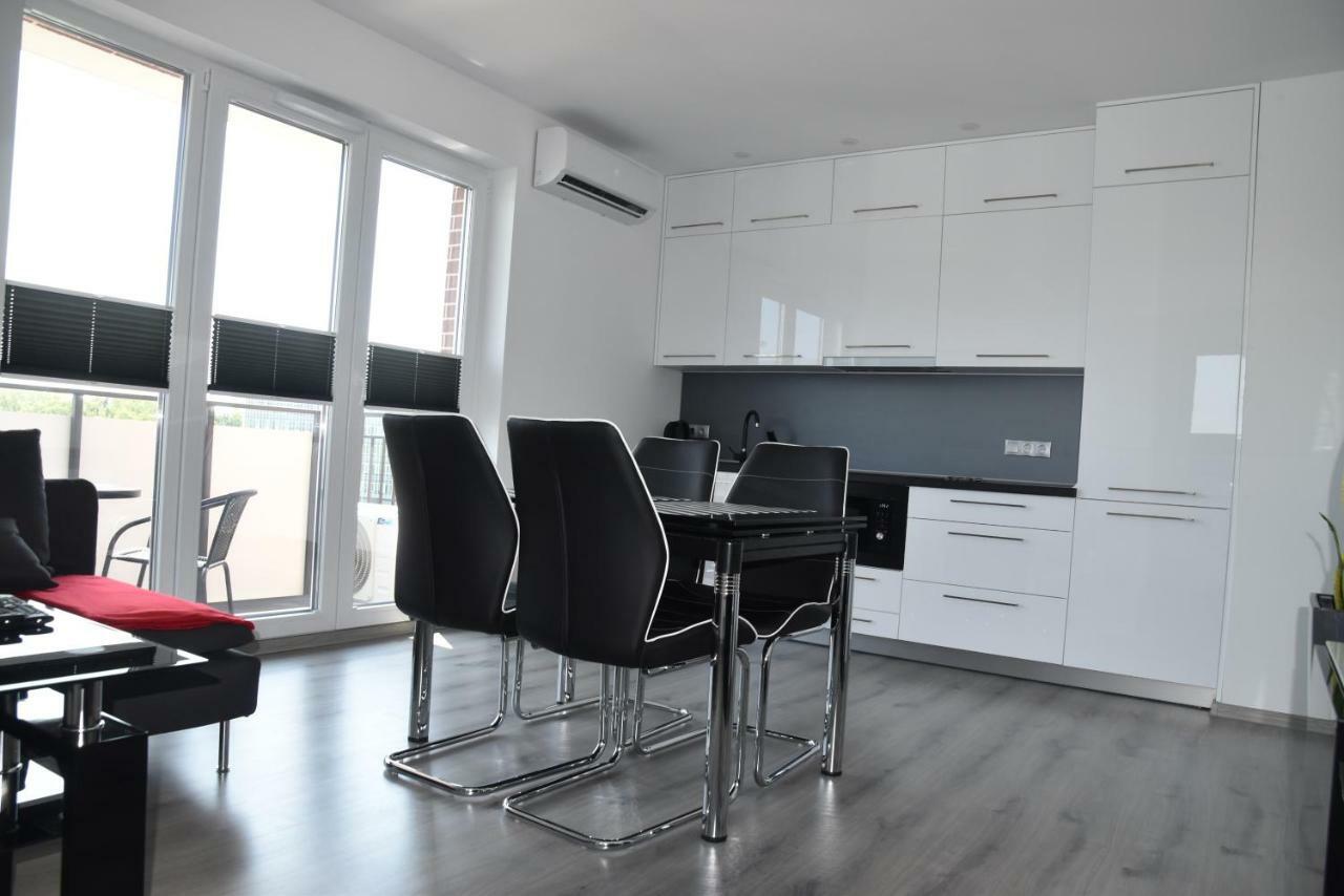 Apartament 102 G&W Appartement Wrocław Buitenkant foto