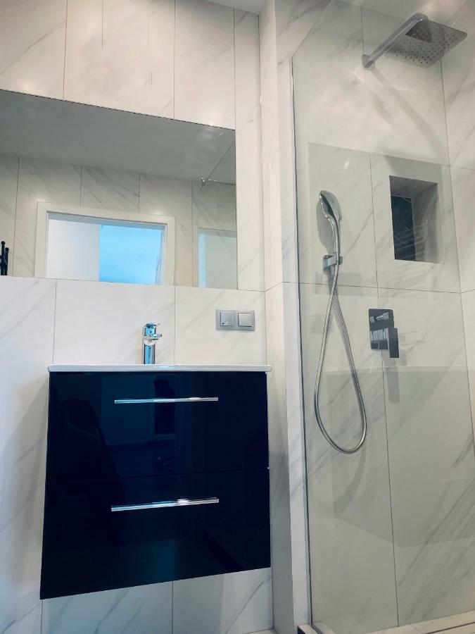 Apartament 102 G&W Appartement Wrocław Buitenkant foto