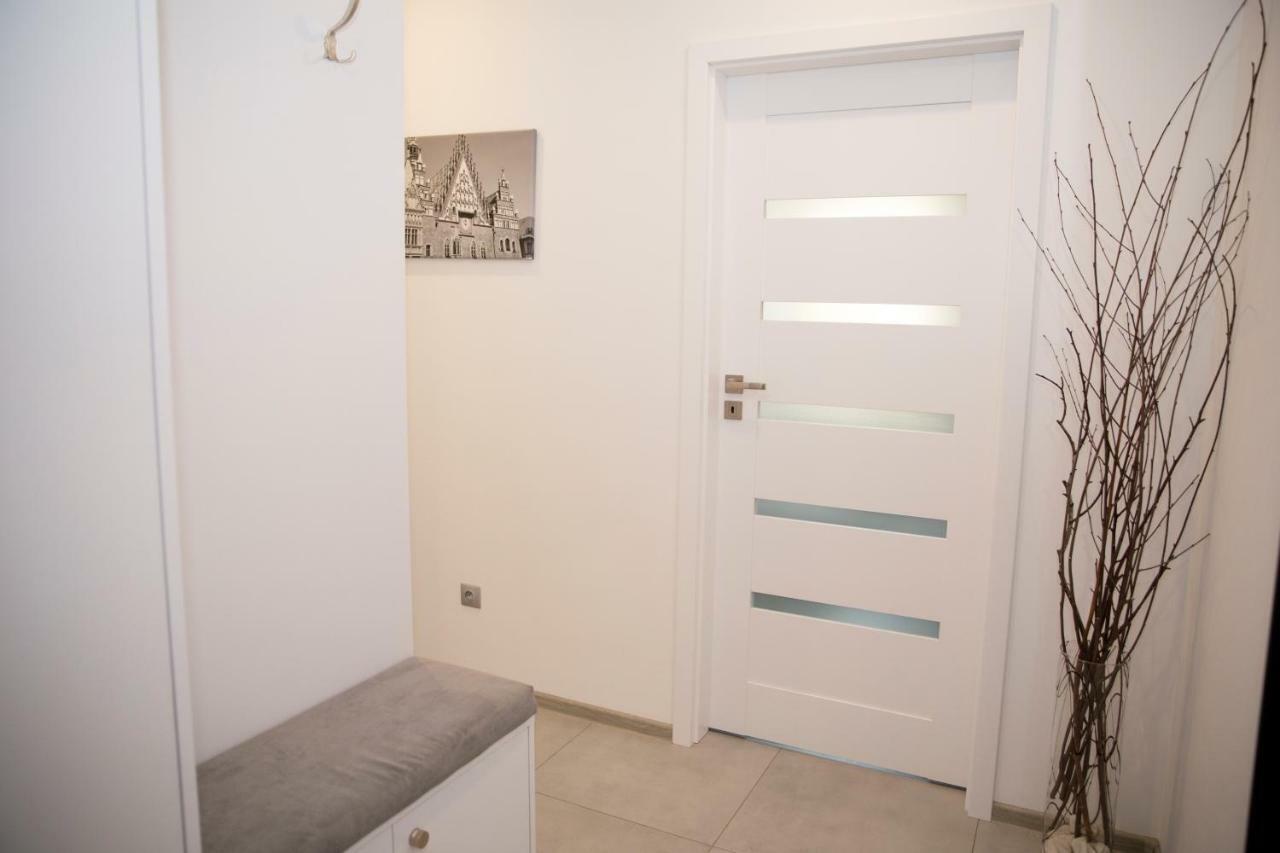 Apartament 102 G&W Appartement Wrocław Buitenkant foto