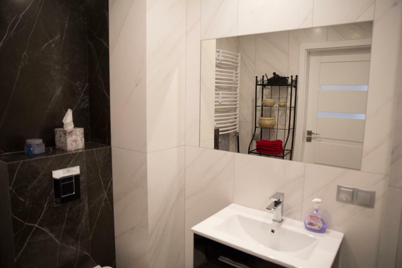Apartament 102 G&W Appartement Wrocław Buitenkant foto