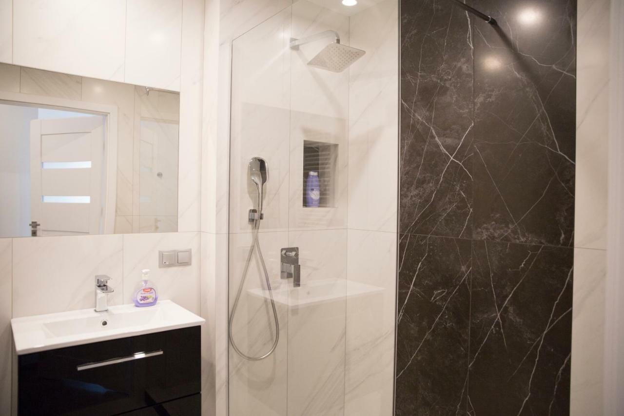 Apartament 102 G&W Appartement Wrocław Buitenkant foto