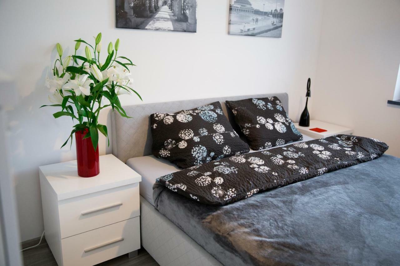 Apartament 102 G&W Appartement Wrocław Buitenkant foto