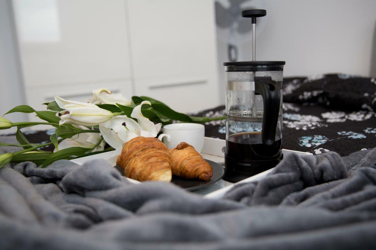 Apartament 102 G&W Appartement Wrocław Buitenkant foto